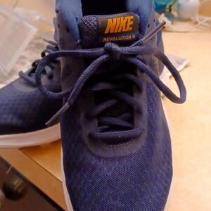 NIKE revolution Size 8.5